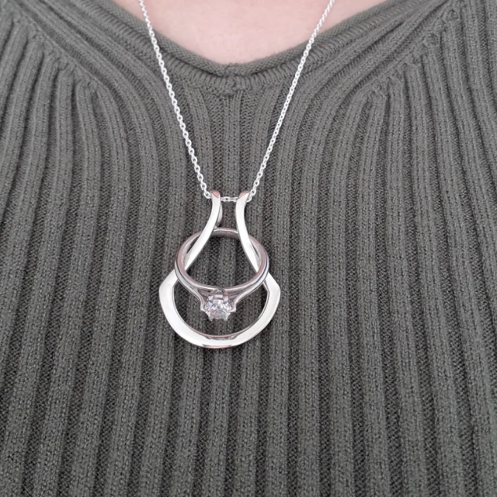 RINGHOLDER NECKLACE