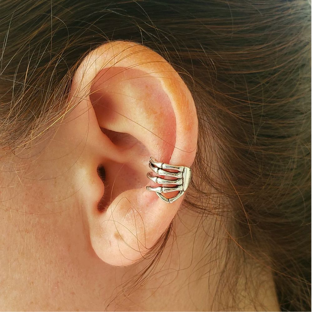 CHIC SKELETON HAND EAR CUFFS (PAIR)