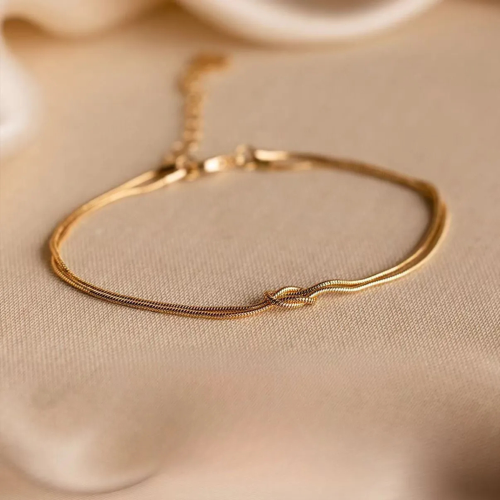 DAINTY KNOT BRACELET (ADJUSTABLE)