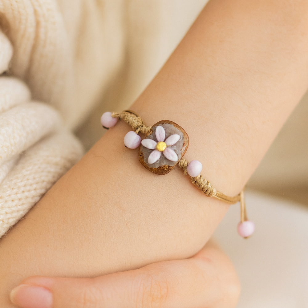 DELICATE FLOWER BRACELET (ADJUSTABLE)