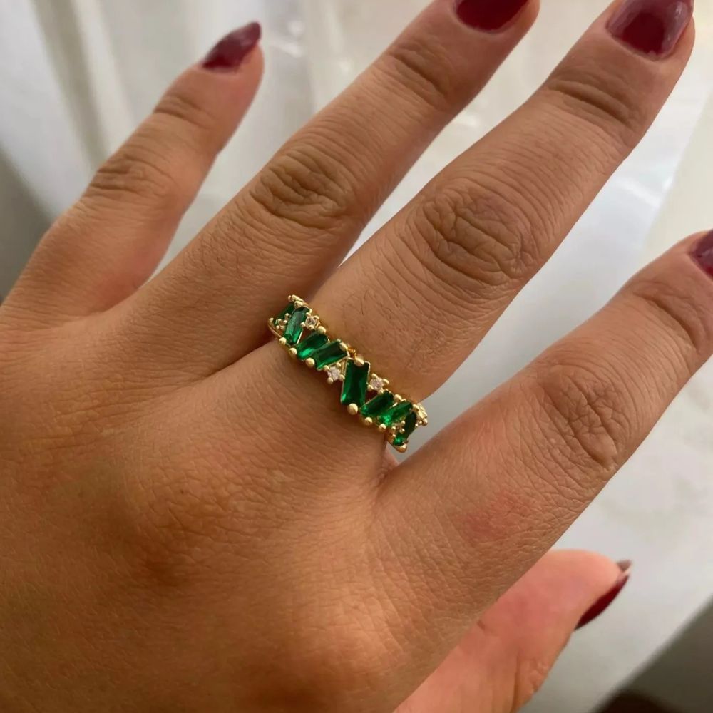 EMERALD BAGUETTE RING (ADJUSTABLE)