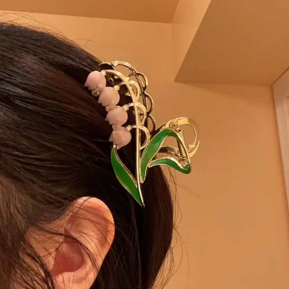 LILY FLOWER HAIR CLIP