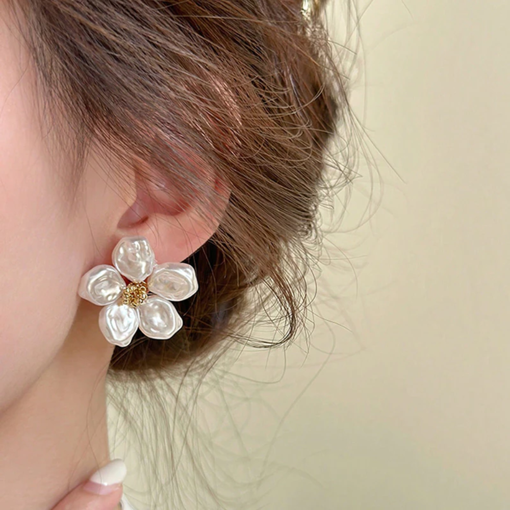 PEARL BLOSSOM STUDS (PAIR)