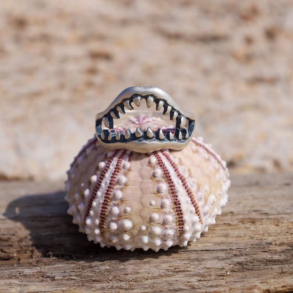 SHARK JAW RING (ADJUSTABLE)