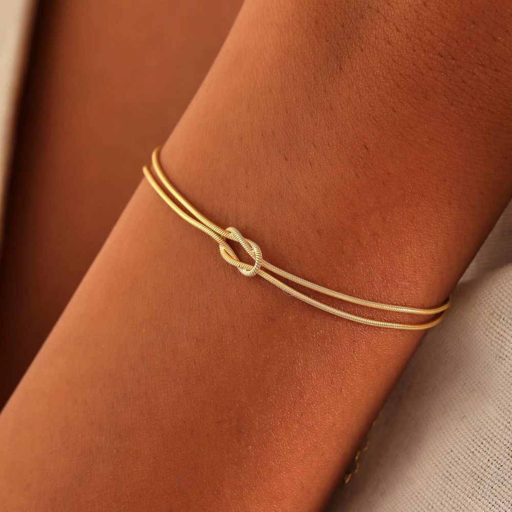 DAINTY KNOT BRACELET (ADJUSTABLE)