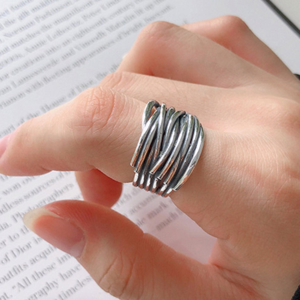 GOTHIC WRAP RING