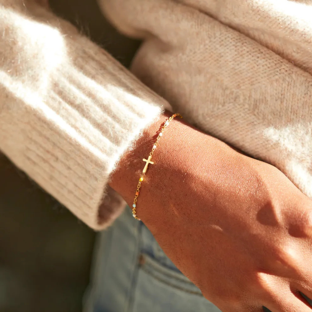 GOLDEN CROSS BRACELET (ADJUSTABLE)