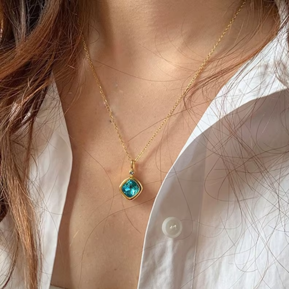 VINTAGE GEM NECKLACE