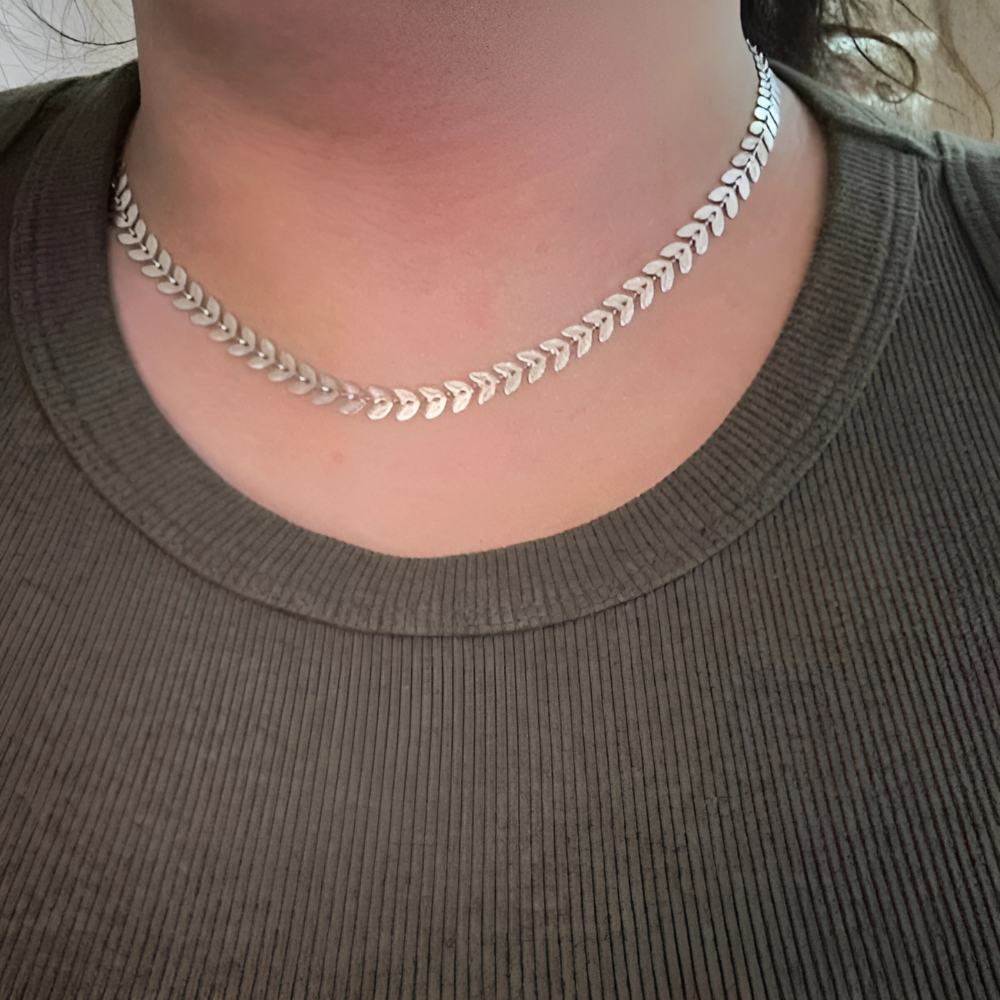 LAUREL LEAF NECKLACE