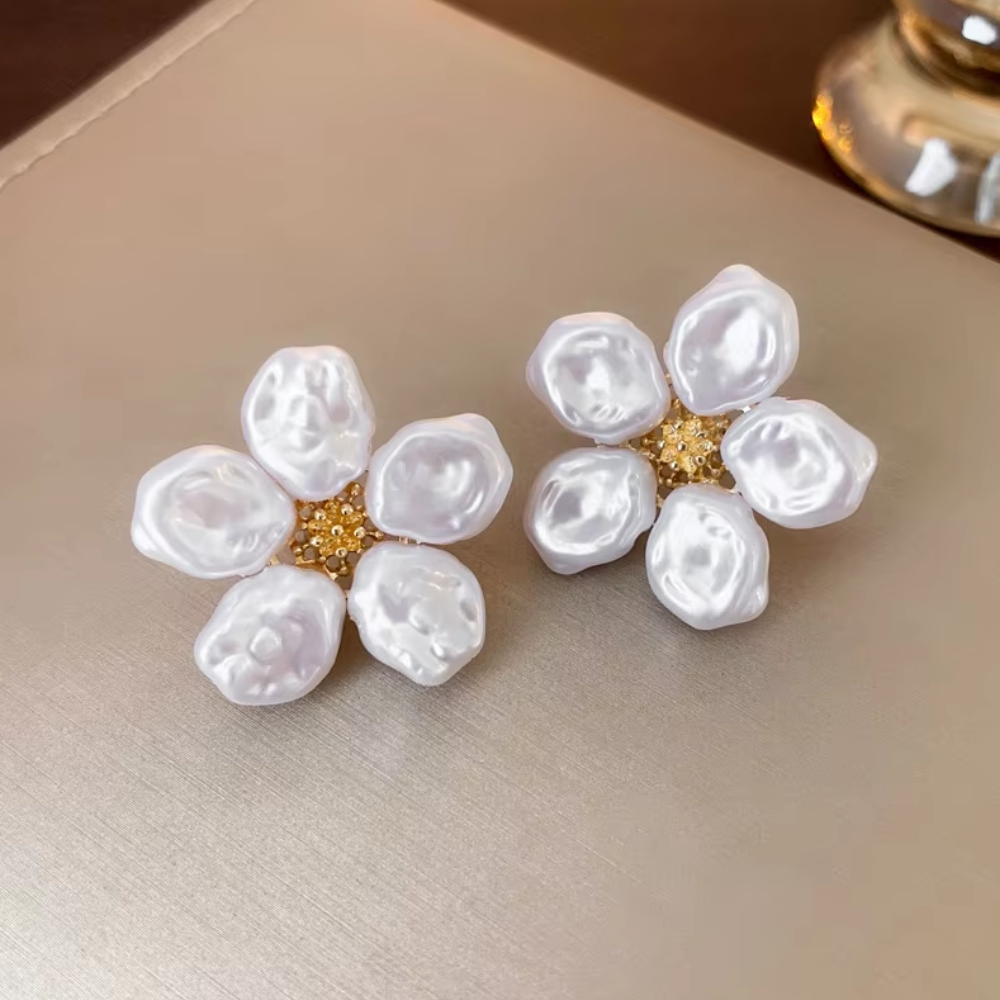 PEARL BLOSSOM STUDS (PAIR)
