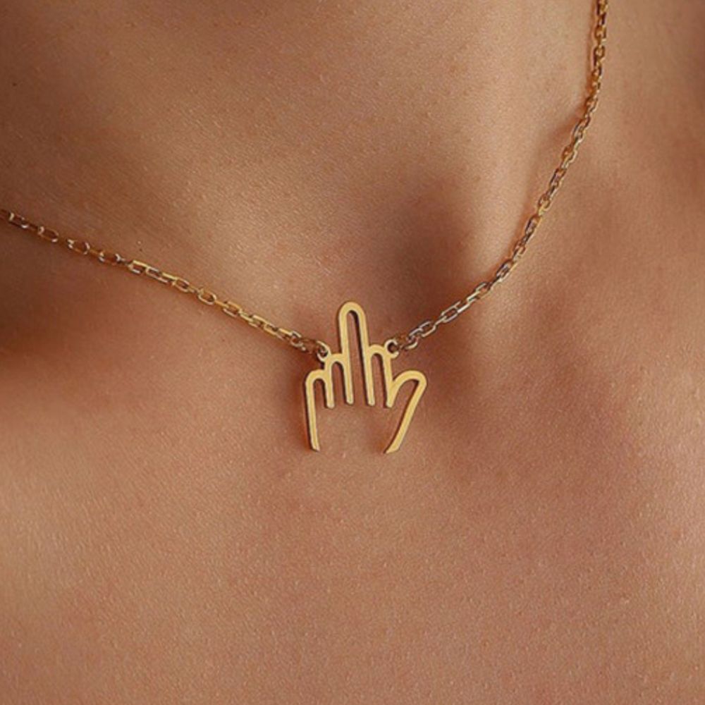 MIDDLE FINGER NECKLACE (100MOQ)