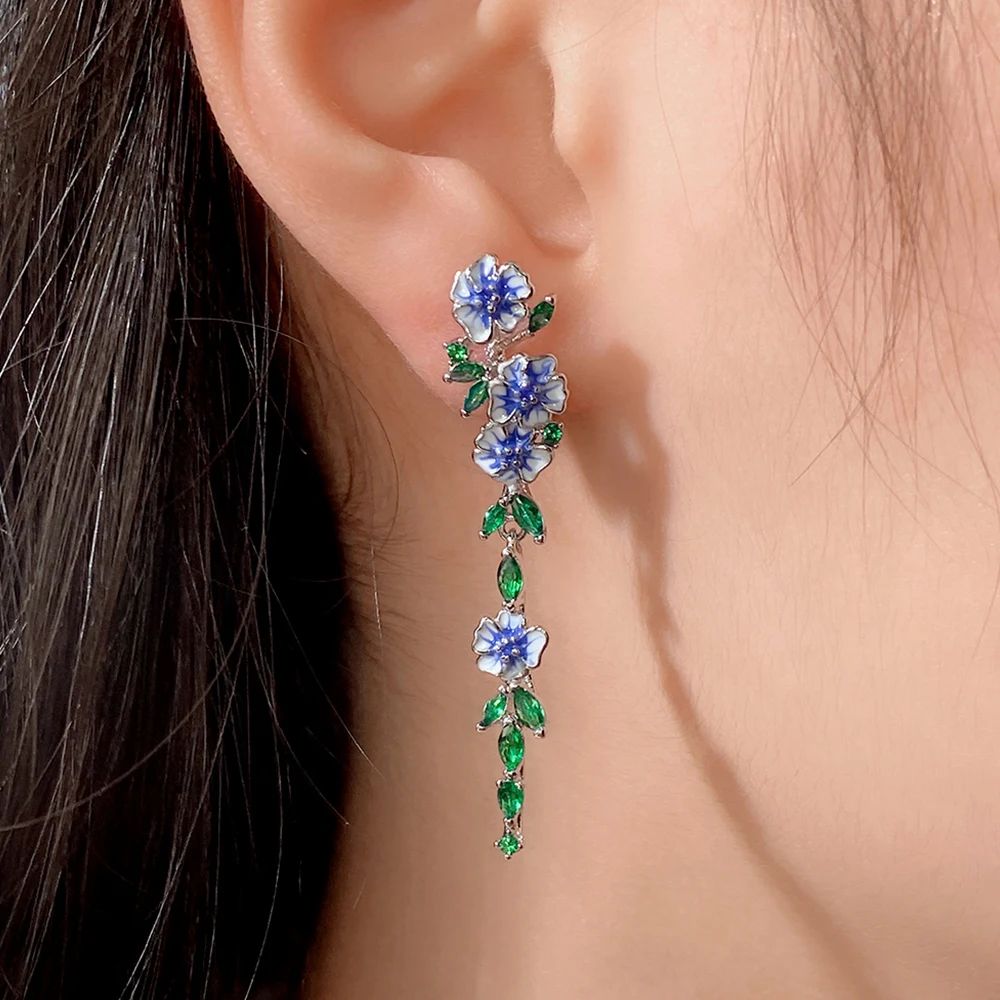 BLUE FLOWER CHAIN EARRINGS (PAIR)
