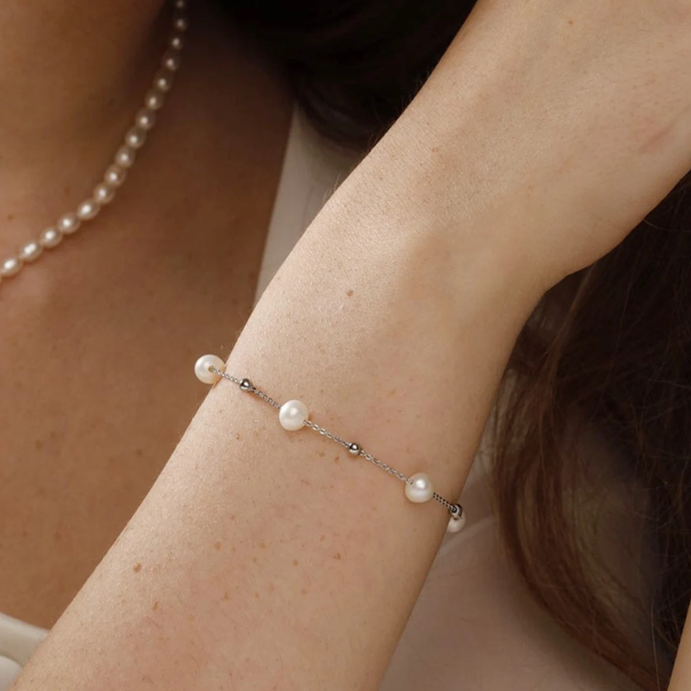 PEARLS BRACELET (ADJUSTABLE)