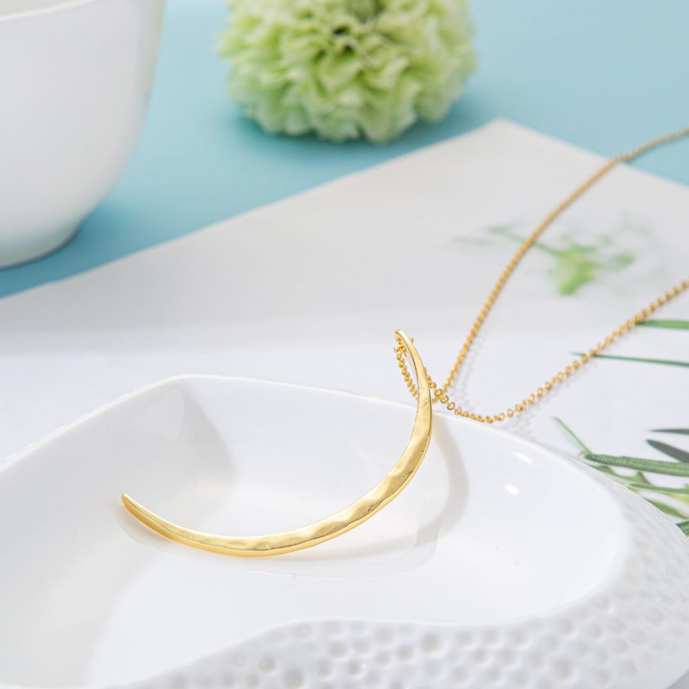 LUNA MOON NECKLACE